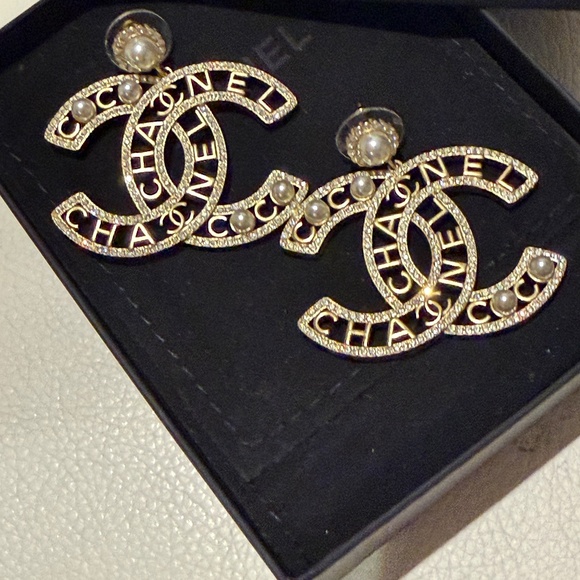 Earrings - Picture 2 of 7